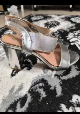 sepatu healsa cantik