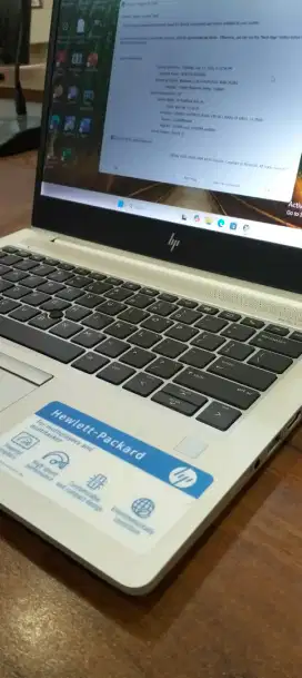 Laptop spack tinggi core i5 gen 8 ram 16gb layar sentuh