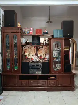 Lemari hias / sekat