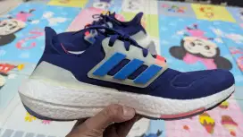 Sepatu Adidas Ultraboost 22 ukuran 43 1/3