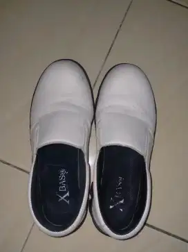 SEPATU SEFTY UKURAN 38 UNTUK KERJA PABRIK