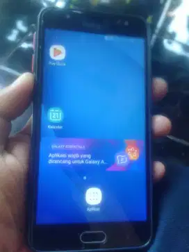 Samsung j7 prime ram 3/32