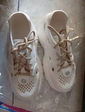 Sepatu anak korea