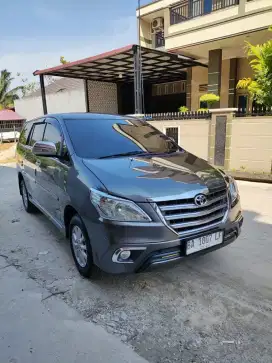 Kijang Inova type V, Luxury