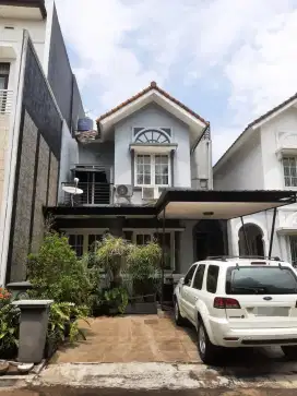 Rumah 2 Lantai Murah di Legenda Wisata Cibubur. 4KT, 4KM, 240m². 1,2M