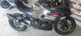 Ninja 250fi 2022 warna hitam
