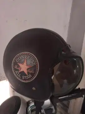 Helm bekas wanita