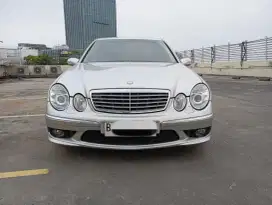 Ciamik terawat Mercedes Benz E240 V6 W211 At 2003