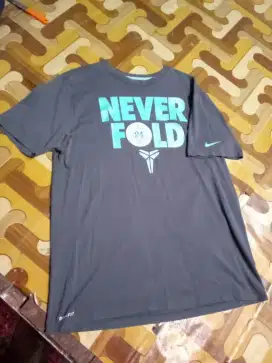 kaos Nike size L
