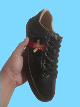Sepatu Gucci Ace Bee size 42 Original ( prelove ) mewah