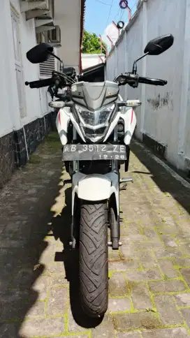 Honda Cb 150 R white spesial