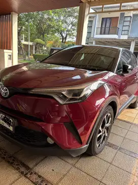 Dijual cepat low odo Toyota C-HR 2020 Hybrid