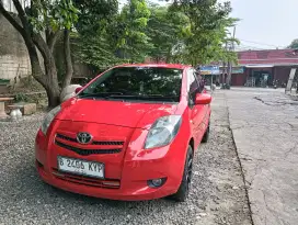 Yaris J merah 2008 Manual