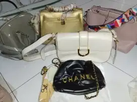 Jual tas nya masih layak pake. Harga bisik bisik. Chat ajja