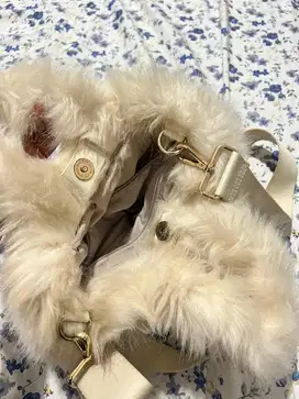Tas bulu h&m putih