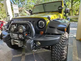Dijual Jeep Rubicon thn 2009 hijau Cat Orisinil (Pribadi)