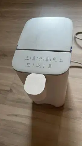 Dispenser air panas instan