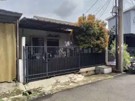 Dijual Rumah, Strategis