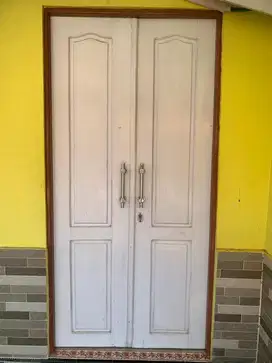 Pintu Kembar Kayu meranti