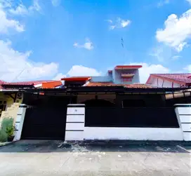 Jual Cepat Rumah Nyaman Fully Furnished Tanah 148m2 di Kompleks Bima