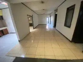 Disewakan rumah strategis luas dan nyaman di sayap Turangga bandung