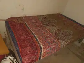 Kasur tingkat atas bawah