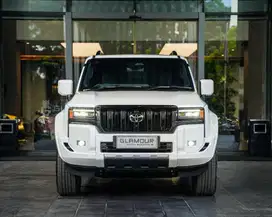 TOYOTA LAND CRUISER PRADO KAKADU 250 - FLOREST WHITE