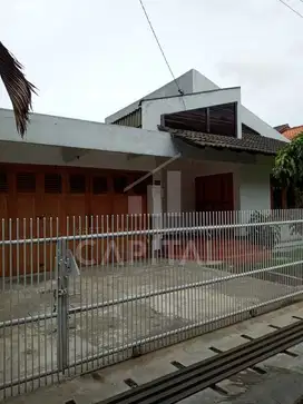 HARGA BADAI RUMAH TERAWAT 1 LANTAI DI BATU INDAH SAYAP BATUNUNGGAL