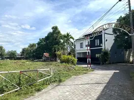 Tanah Pogung UGM Jogja, Lingkungan Cafe Homestay