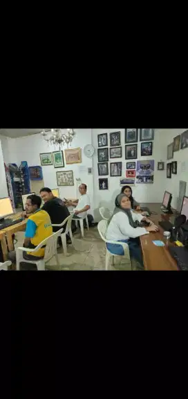 Butuh cepat bagian Desk Collection berpengalaman