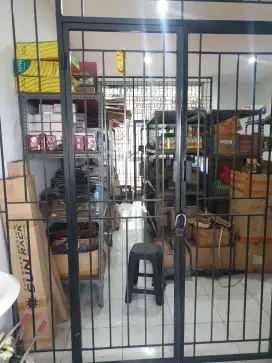 Jual usaha distribusi variasi mobil pelanggan area jateng  jatim 15 th