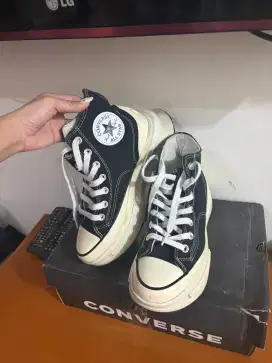 Converse Like New