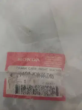 CRANK CASE RIGHT MACHIN 1101 KWW-740 HONDA BLADE 110 110