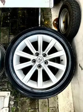 Velg Camry 2012