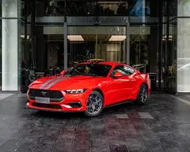 FORD MUSTANG ECOBOOST - RACE RED 2025