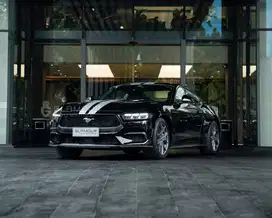 FORD MUSTANG ECOBOOST - SHADOW BLACK 2025