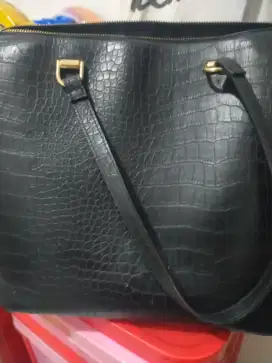 Tas H&M warna Hitam