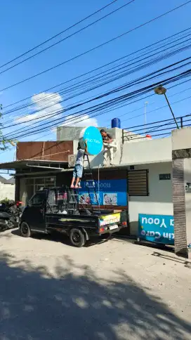 Pembuatan papan nama service neon box reparasi lampu led huruf timbul