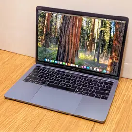 MacBook Pro 2019 Core i7 8557U 16GB 256GB SSD Space Grey CTO