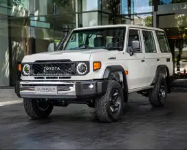 TOYOTA LAND CRUISER 76 GXL - FRENCH VANILLA WHITE 2025