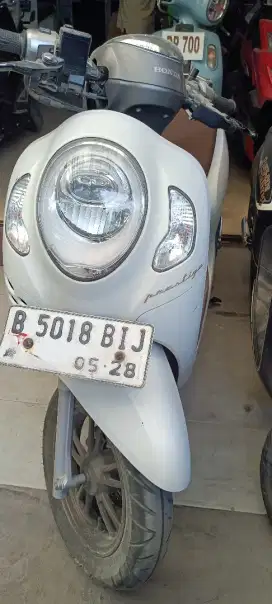 Promo DP 800 Scoopy Prestige Tahun 2023 Km Rendah 7.770