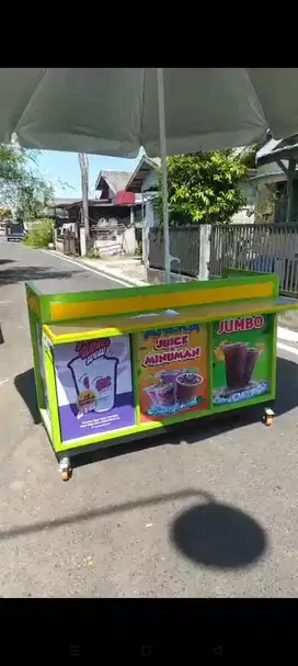Gerobak baru pakai 2 bulan sudah sama payung  ukuran besar utk pyung