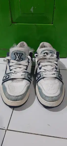 L.V size 43/44 insole 28cm
