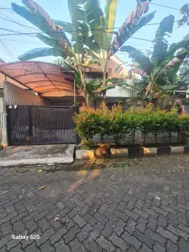 Investasi Menguntungkan! Rumah Luas di Kawasan Potensial