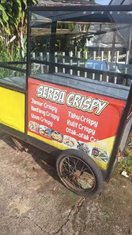 Gerobak grobak dorong etalase crispy