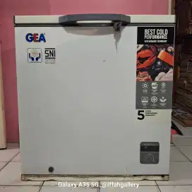 Freezer Box Gea 200 Liter Like New Bersih Orisinil Normal Siap Pakai