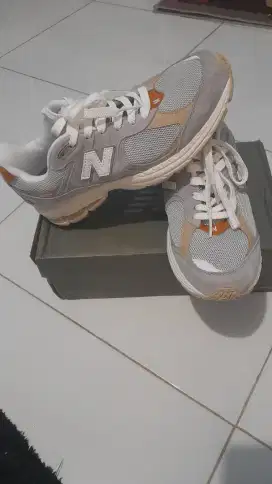 NEW BALANCE 2002R (BNIB)
