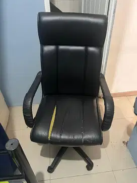 Kursi Direktur Empuk Nyaman Dah