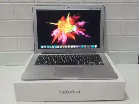 Macbook air 2017 (13-inch)

*Processor : Intel Core i5