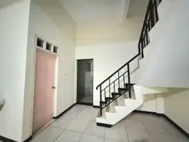 Disewakan Ruko  Sentra Taman Gapura
